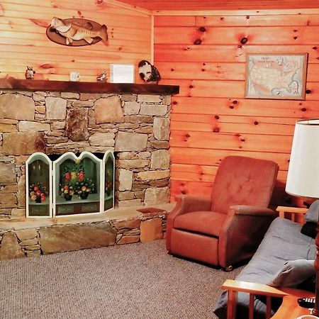 ماجي فالي Tanglewood Motel And Log Cabins المظهر الخارجي الصورة