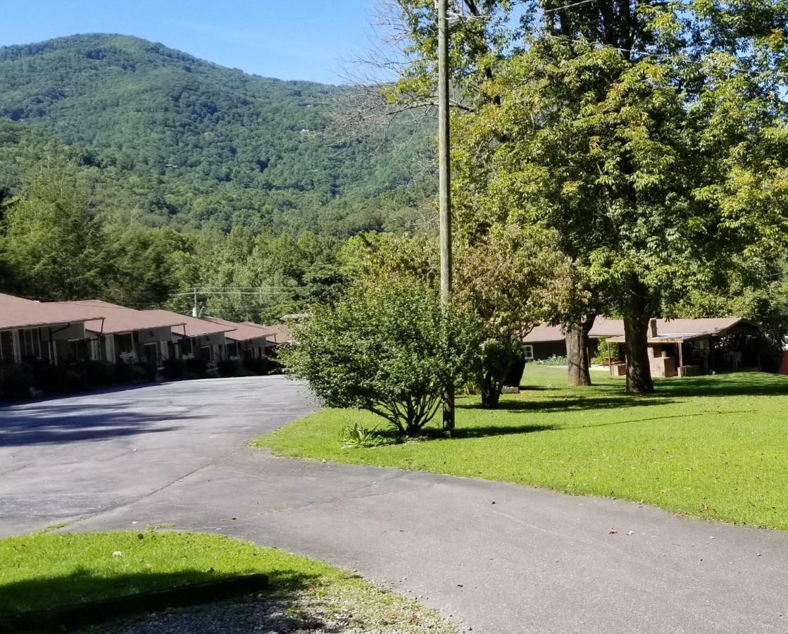 ماجي فالي Tanglewood Motel And Log Cabins المظهر الخارجي الصورة