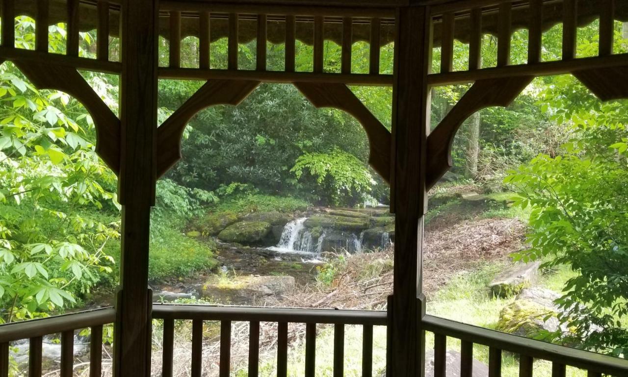 ماجي فالي Tanglewood Motel And Log Cabins المظهر الخارجي الصورة