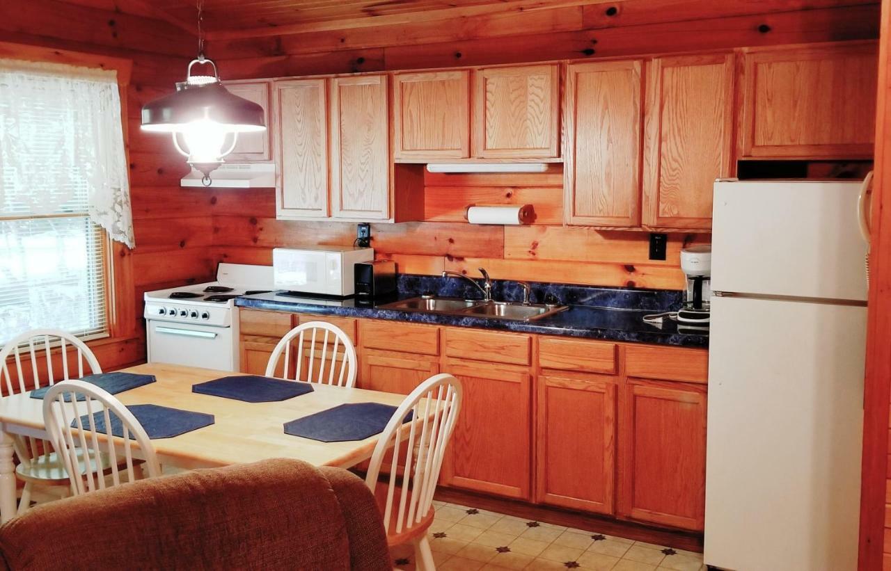 ماجي فالي Tanglewood Motel And Log Cabins المظهر الخارجي الصورة