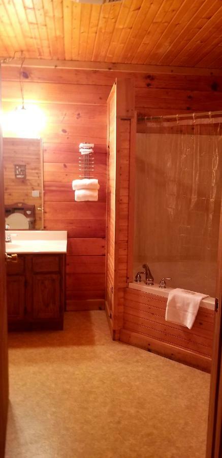 ماجي فالي Tanglewood Motel And Log Cabins المظهر الخارجي الصورة