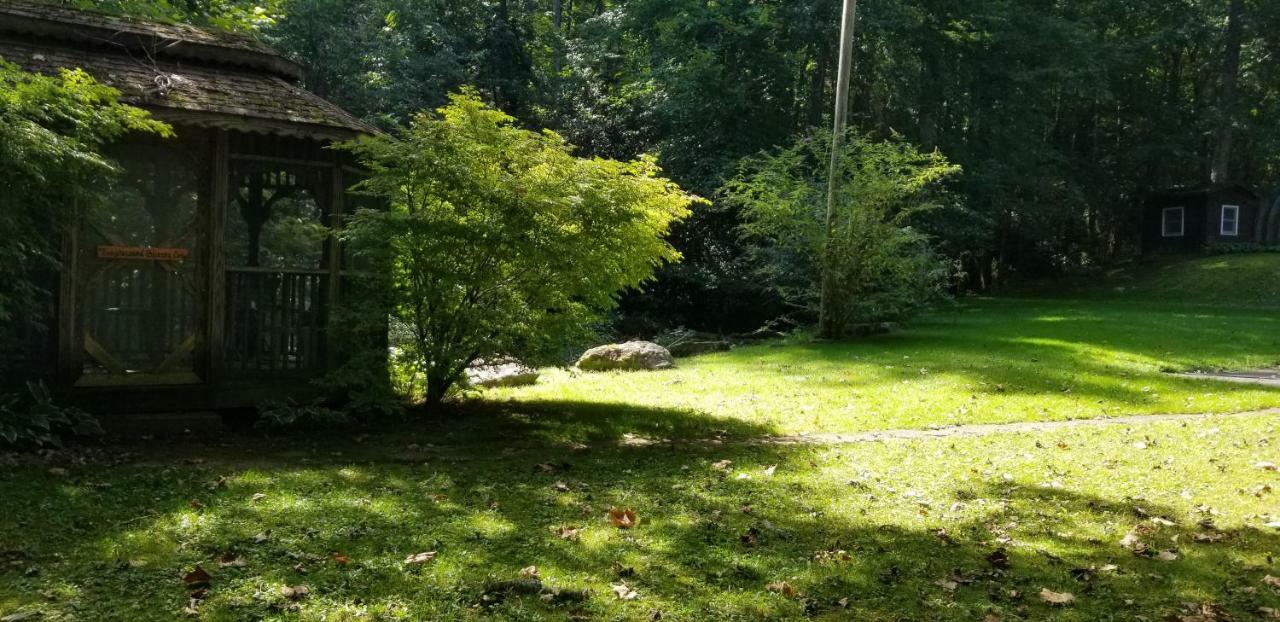 ماجي فالي Tanglewood Motel And Log Cabins المظهر الخارجي الصورة